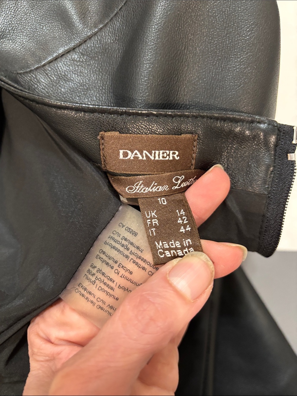 Danier Italian Leather Midi Pencil Skirt Black Size 10 - Picture 14 of 15